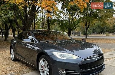 Ліфтбек Tesla Model S 2014 в Харкові