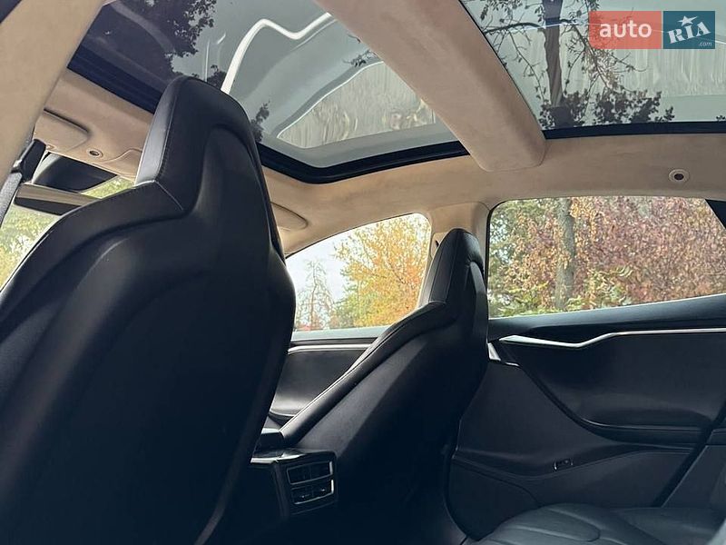 Ліфтбек Tesla Model S 2014 в Харкові