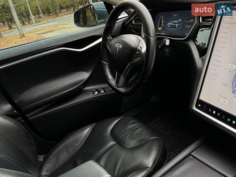 Ліфтбек Tesla Model S 2014 в Харкові