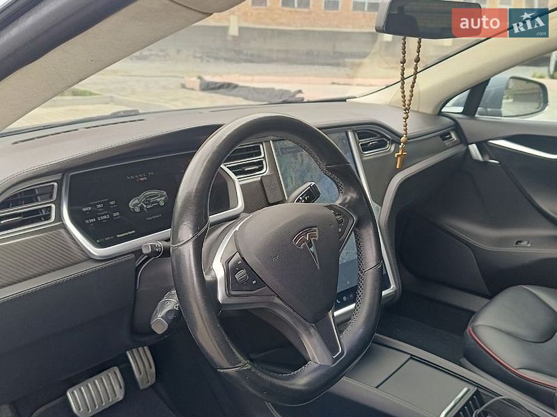 Лифтбек Tesla Model S 2014 в Ровно