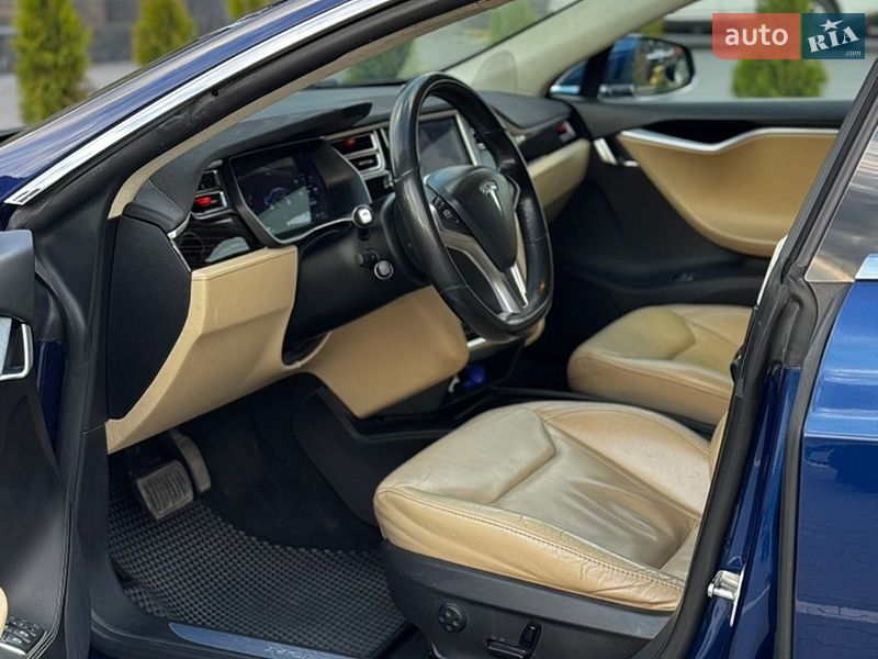 Лифтбек Tesla Model S 2016 в Виннице