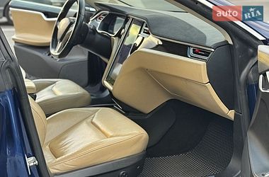 Лифтбек Tesla Model S 2016 в Виннице