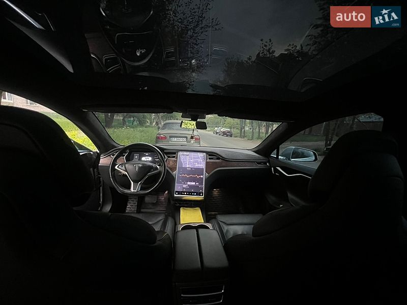 Ліфтбек Tesla Model S 2017 в Миколаєві