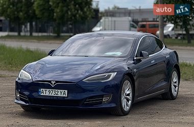 Ліфтбек Tesla Model S 2017 в Івано-Франківську