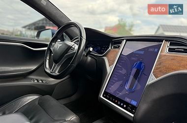 Лифтбек Tesla Model S 2017 в Ивано-Франковске