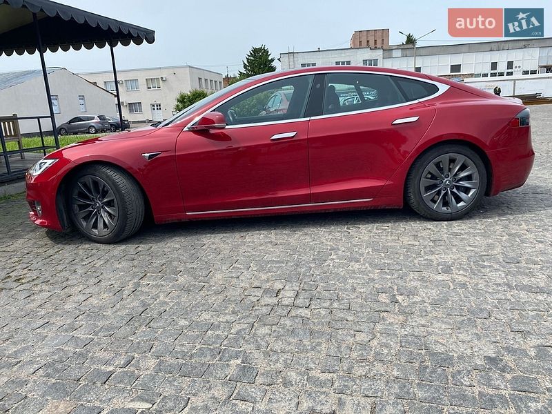 Лифтбек Tesla Model S 2019 в Полтаве