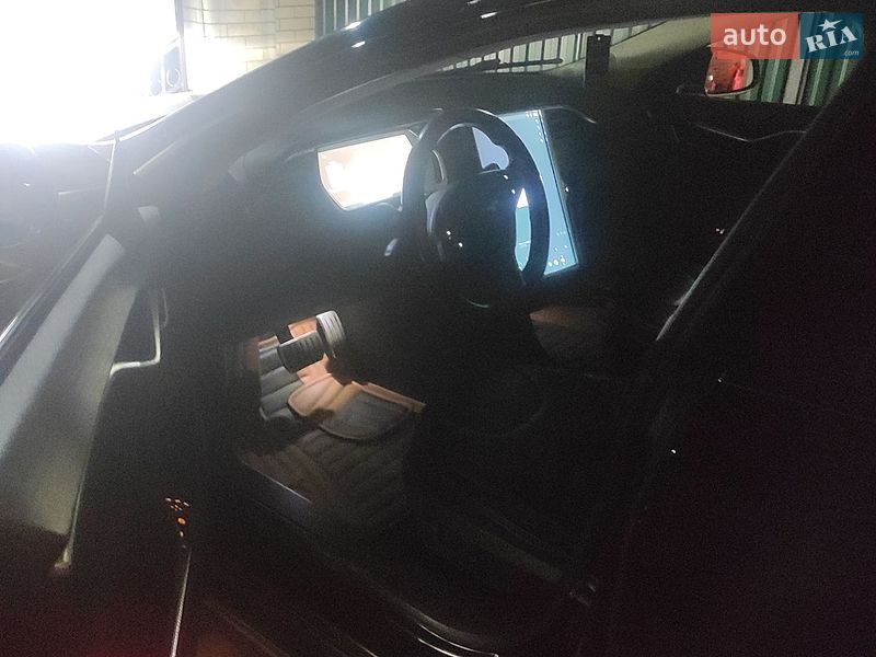 Лифтбек Tesla Model S 2013 в Коломые
