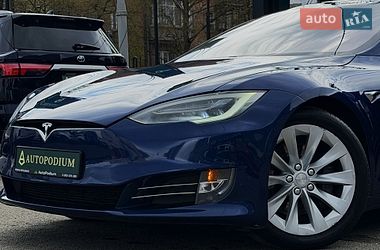 Ліфтбек Tesla Model S 2018 в Києві