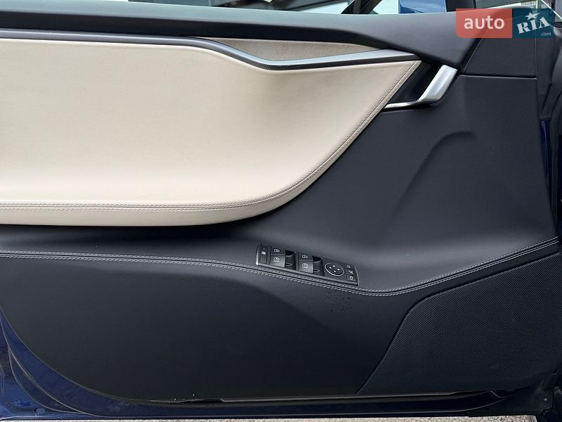 Ліфтбек Tesla Model S 2018 в Києві