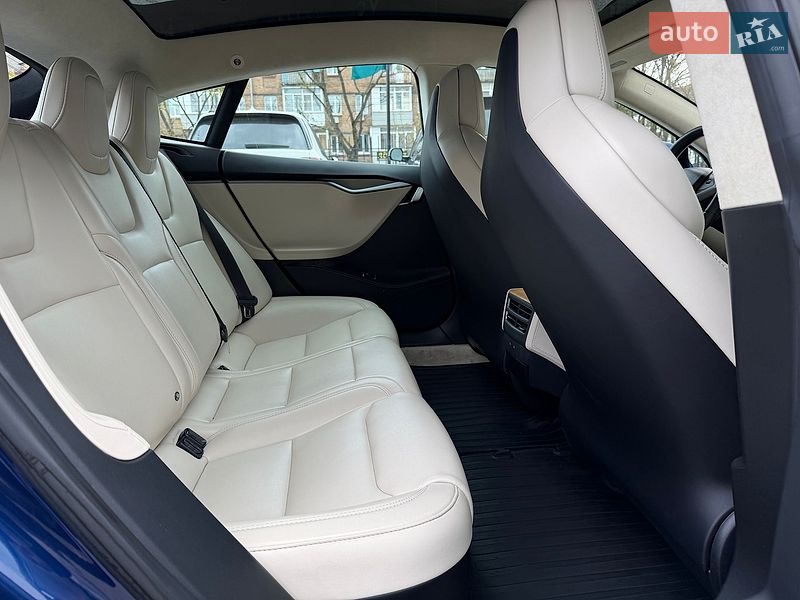 Ліфтбек Tesla Model S 2018 в Києві