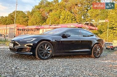 Ліфтбек Tesla Model S 2017 в Луцьку