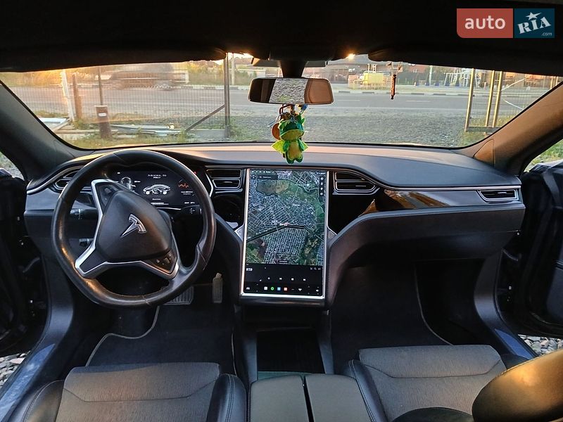 Ліфтбек Tesla Model S 2017 в Луцьку