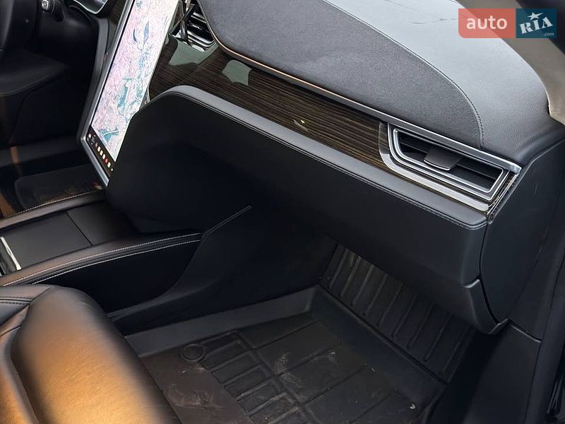 Лифтбек Tesla Model S 2015 в Харькове