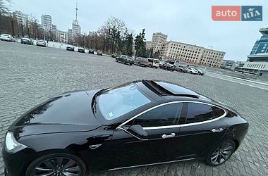 Лифтбек Tesla Model S 2015 в Харькове