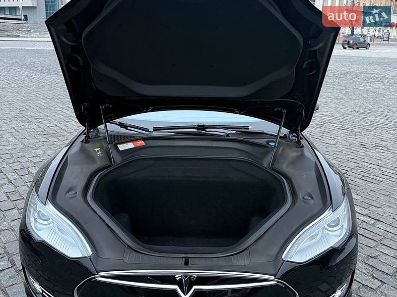 Лифтбек Tesla Model S 2015 в Харькове