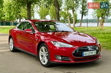 Лифтбек Tesla Model S 2014 в Киеве