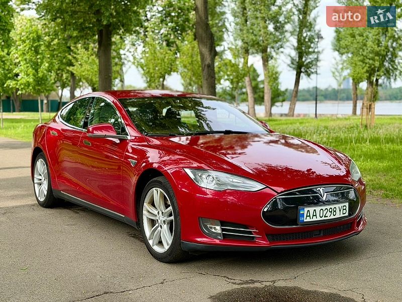 Ліфтбек Tesla Model S 2014 в Києві фото Ліфтбек Tesla Model S 2014 в Києві