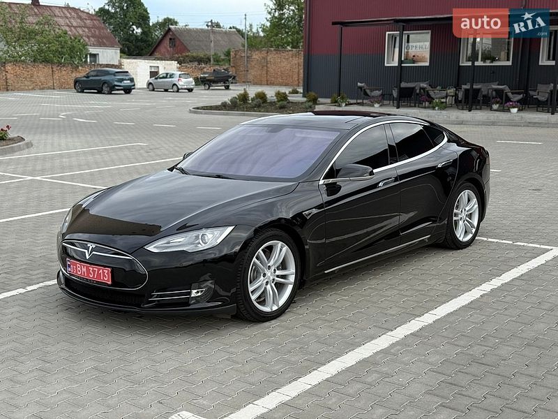 Tesla Model S 2013