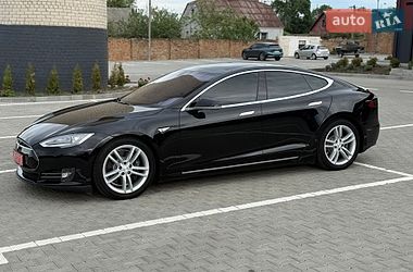 Ліфтбек Tesla Model S 2013 в Дубні