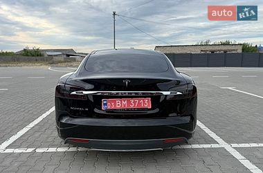 Ліфтбек Tesla Model S 2013 в Дубні