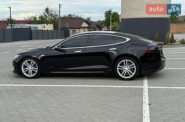 Ліфтбек Tesla Model S 2013 в Дубні