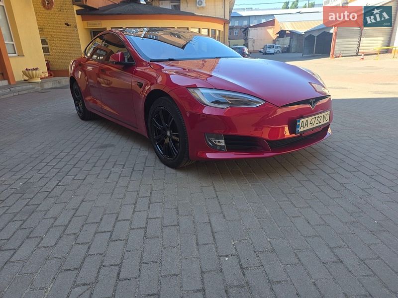 Tesla Model S 2018