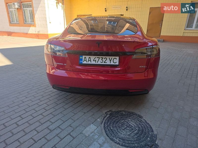 Ліфтбек Tesla Model S 2018 в Києві