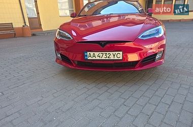 Ліфтбек Tesla Model S 2018 в Києві
