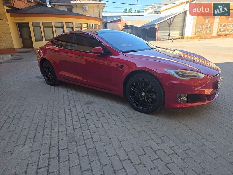 Ліфтбек Tesla Model S 2018 в Києві