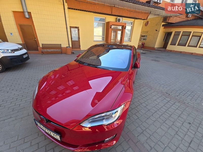 Ліфтбек Tesla Model S 2018 в Києві