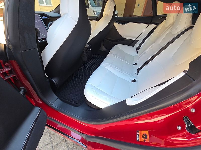 Ліфтбек Tesla Model S 2018 в Києві