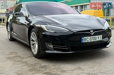 Ліфтбек Tesla Model S 2018 в Львові