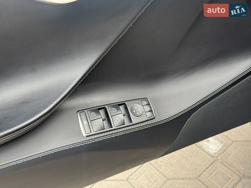 Ліфтбек Tesla Model S 2018 в Львові