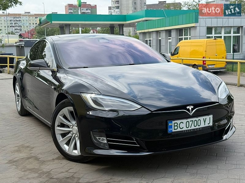 Tesla Model S 2018