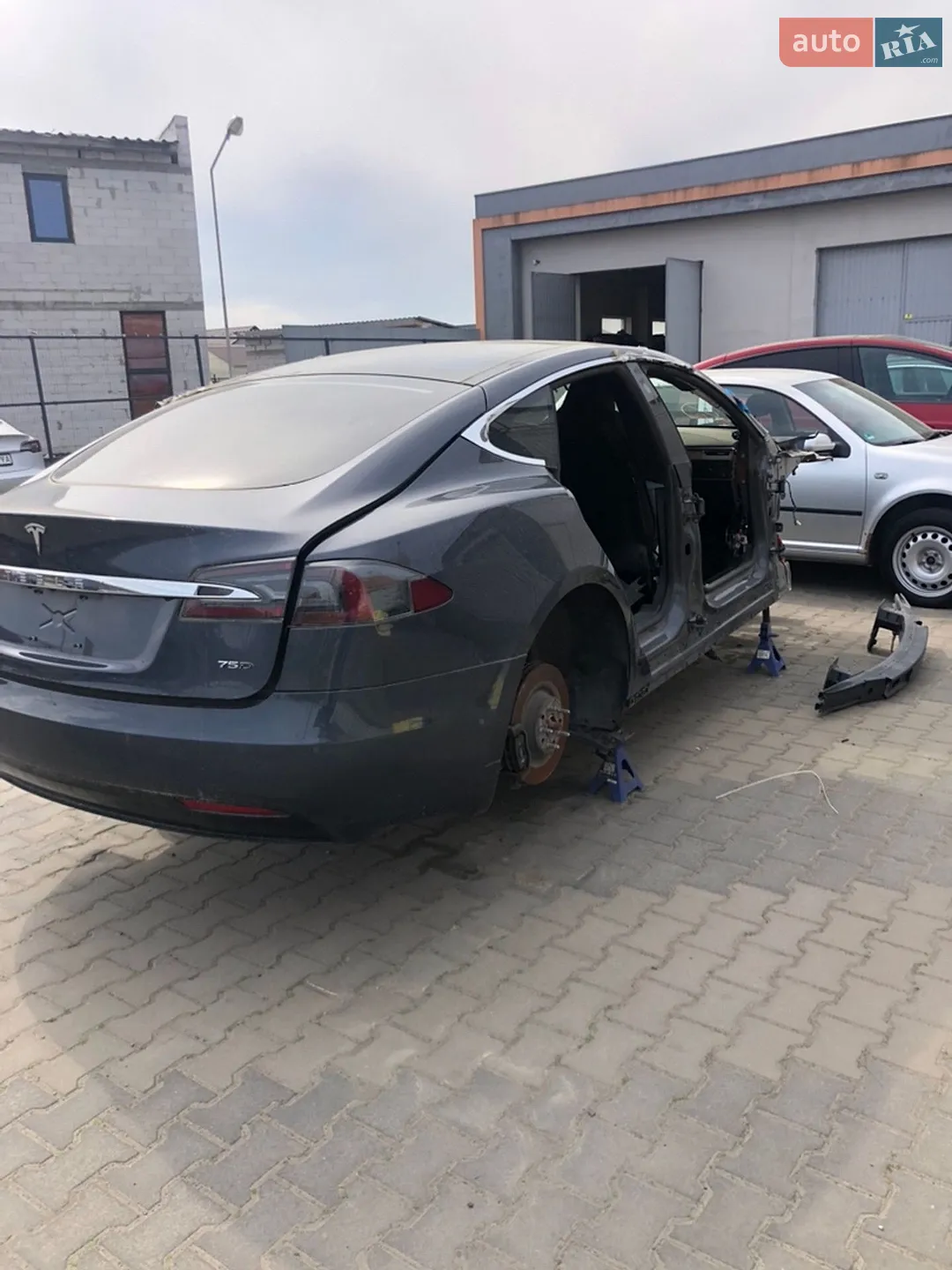 2017 Tesla Model S - мініатюра 2