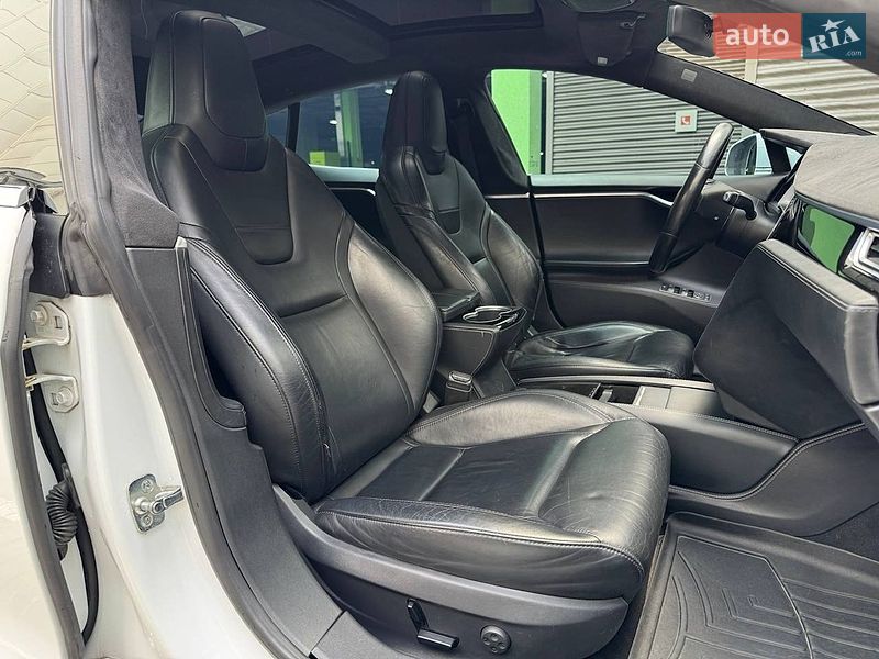 Ліфтбек Tesla Model S 2015 в Києві