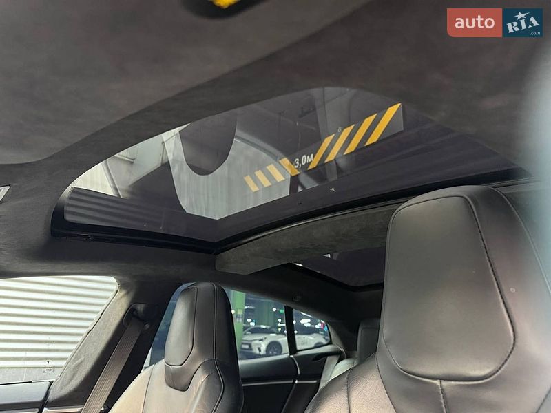 Ліфтбек Tesla Model S 2015 в Києві
