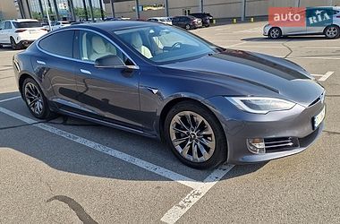 Лифтбек Tesla Model S 2017 в Борисполе