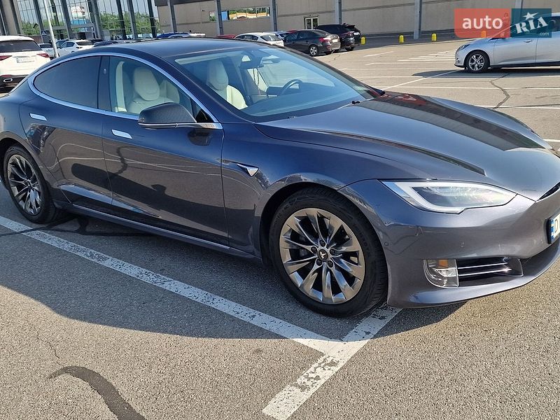 Tesla Model S 2017