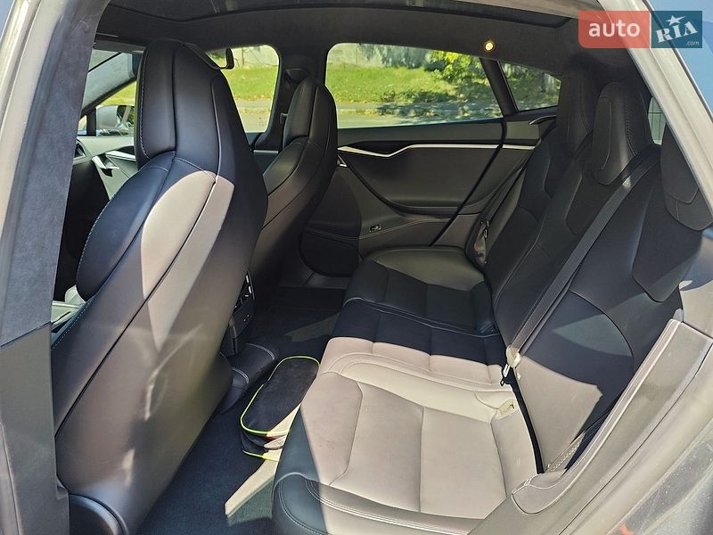 Ліфтбек Tesla Model S 2018 в Миколаєві