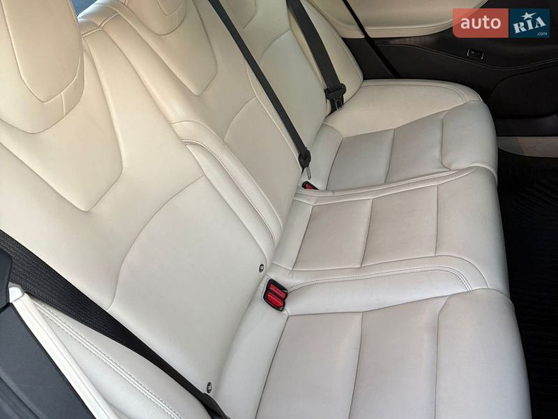 Ліфтбек Tesla Model S 2018 в Рівному фото 19 Ліфтбек Tesla Model S 2018 в Рівному