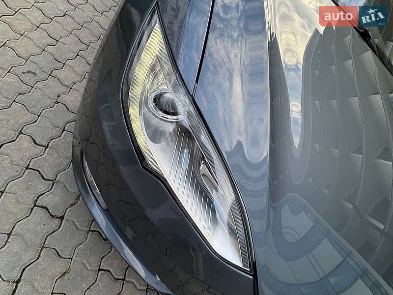 Лифтбек Tesla Model S 2014 в Черноморске