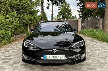 Лифтбек Tesla Model S 2018 в Староконстантинове