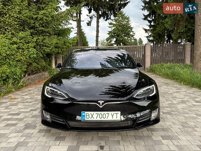 Лифтбек Tesla Model S 2018 в Староконстантинове