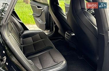 Лифтбек Tesla Model S 2018 в Староконстантинове