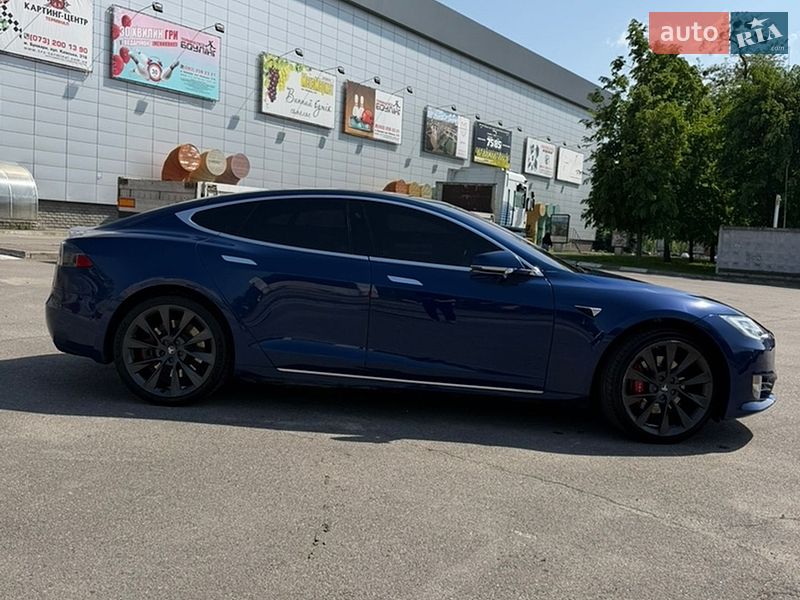 Лифтбек Tesla Model S 2019 в Броварах