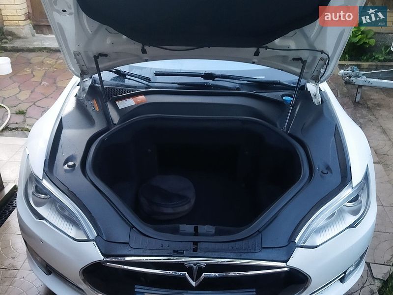 Лифтбек Tesla Model S 2014 в Хмельницком фото 7 Лифтбек Tesla Model S 2014 в Хмельницком