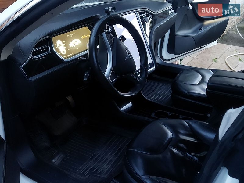 Лифтбек Tesla Model S 2014 в Хмельницком фото 11 Лифтбек Tesla Model S 2014 в Хмельницком