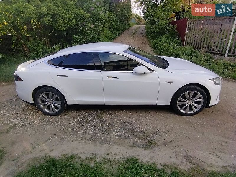 Лифтбек Tesla Model S 2014 в Хмельницком фото 3 Лифтбек Tesla Model S 2014 в Хмельницком