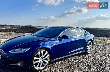 Ліфтбек Tesla Model S 2015 в Києві